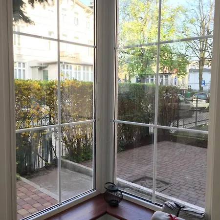 Sopocki Dworek 公寓 *